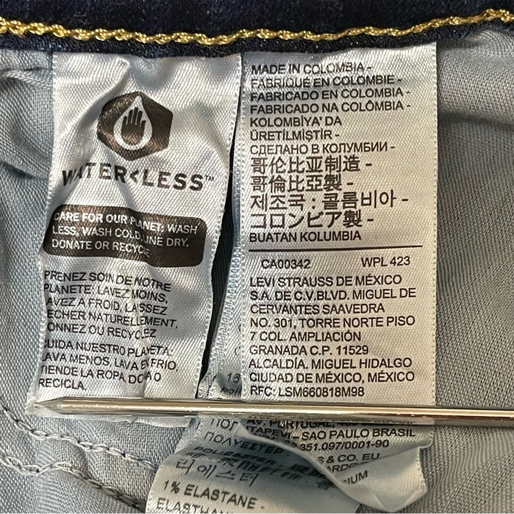 Levi's 721 Women’s 14 (34) Classic Dark Indigo Wash High Rise Skinny Jeans - Picture 6 of 9